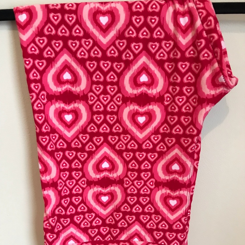 LuLaRoe tc leggings (fits sizes 12-18)